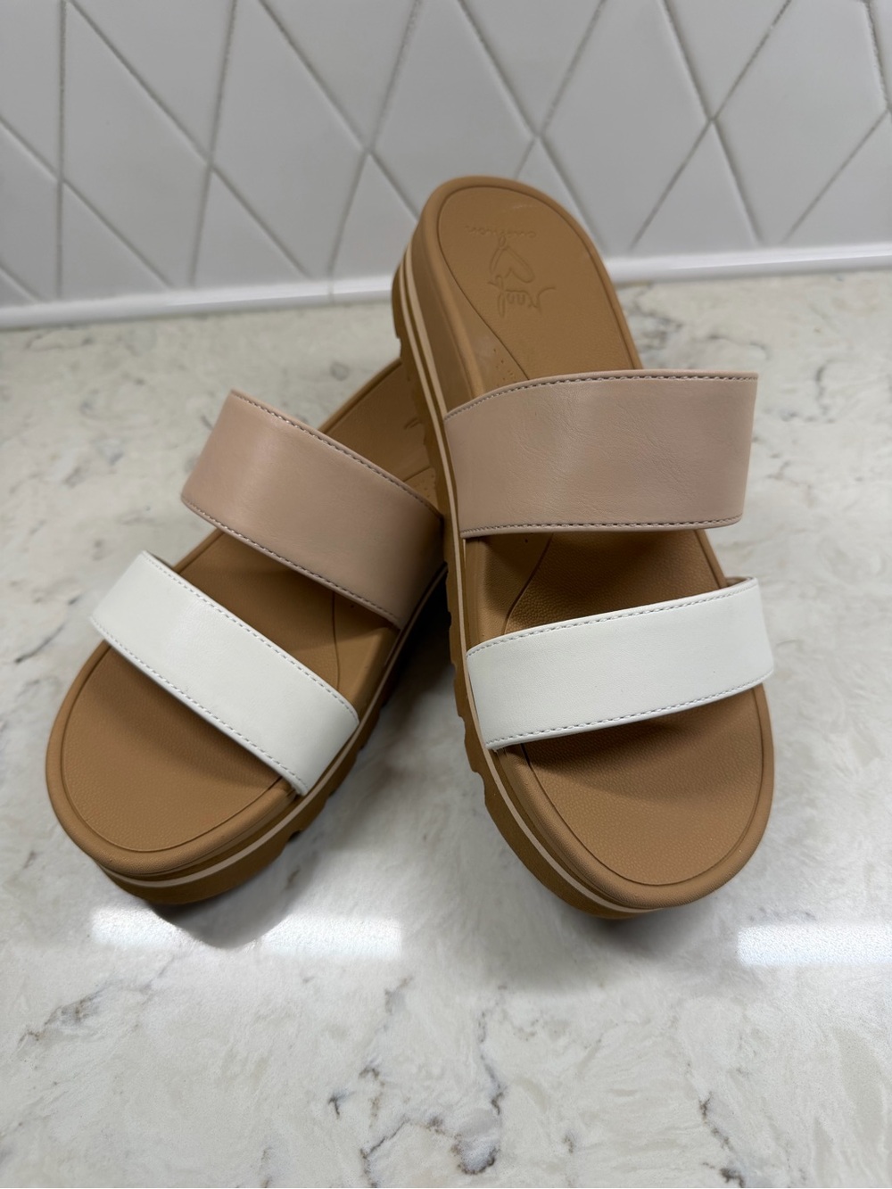 REEF Banded Horizon Hi Platform Slide Sandals
NWOB Size 8